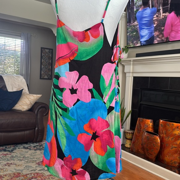 GB
Floral Print Side Tie Mini Dress - Picture 3 of 4